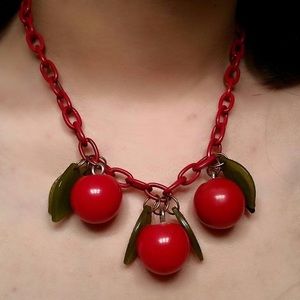🍒 Cherry Red Bakelite Necklace 🍒